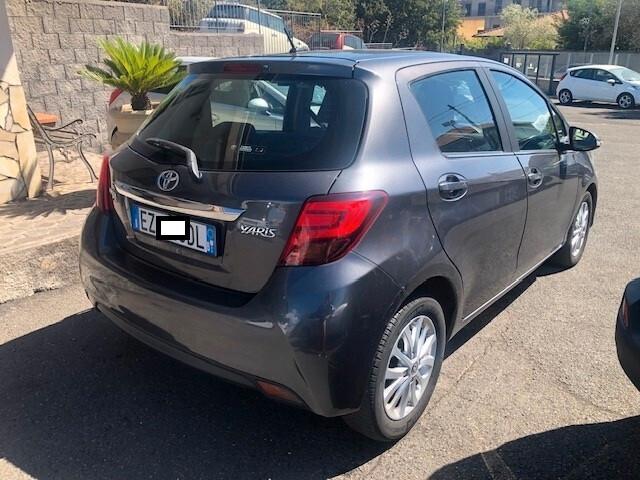 Toyota Yaris 1.4 D-4D 5 porte Lounge 2015