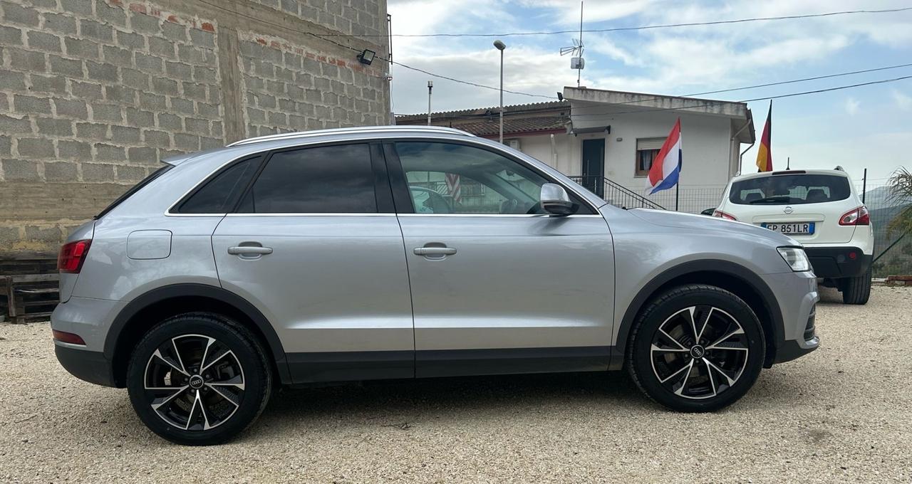 Audi Q3 2.0 TDI 120 CV Sport