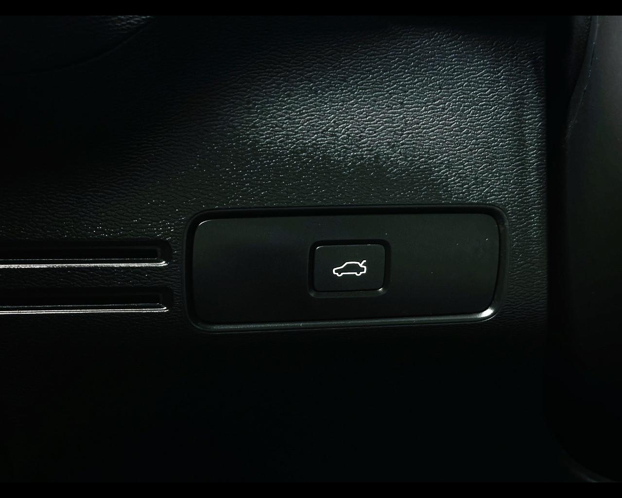 VOLVO XC40 (2017-->) - XC40 B3 automatico Core