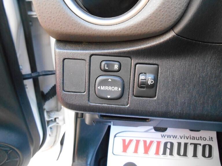 Toyota Yaris 1.0 5 porte X NEOPATENTATI