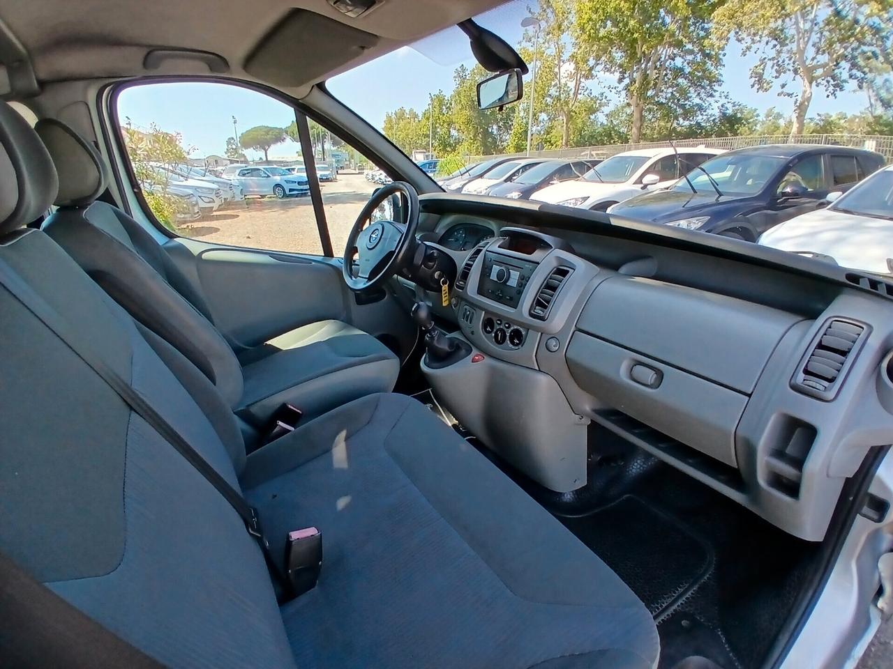 Opel Vivaro 29 2.5 CDTI PL-TN Combi Semivetrato