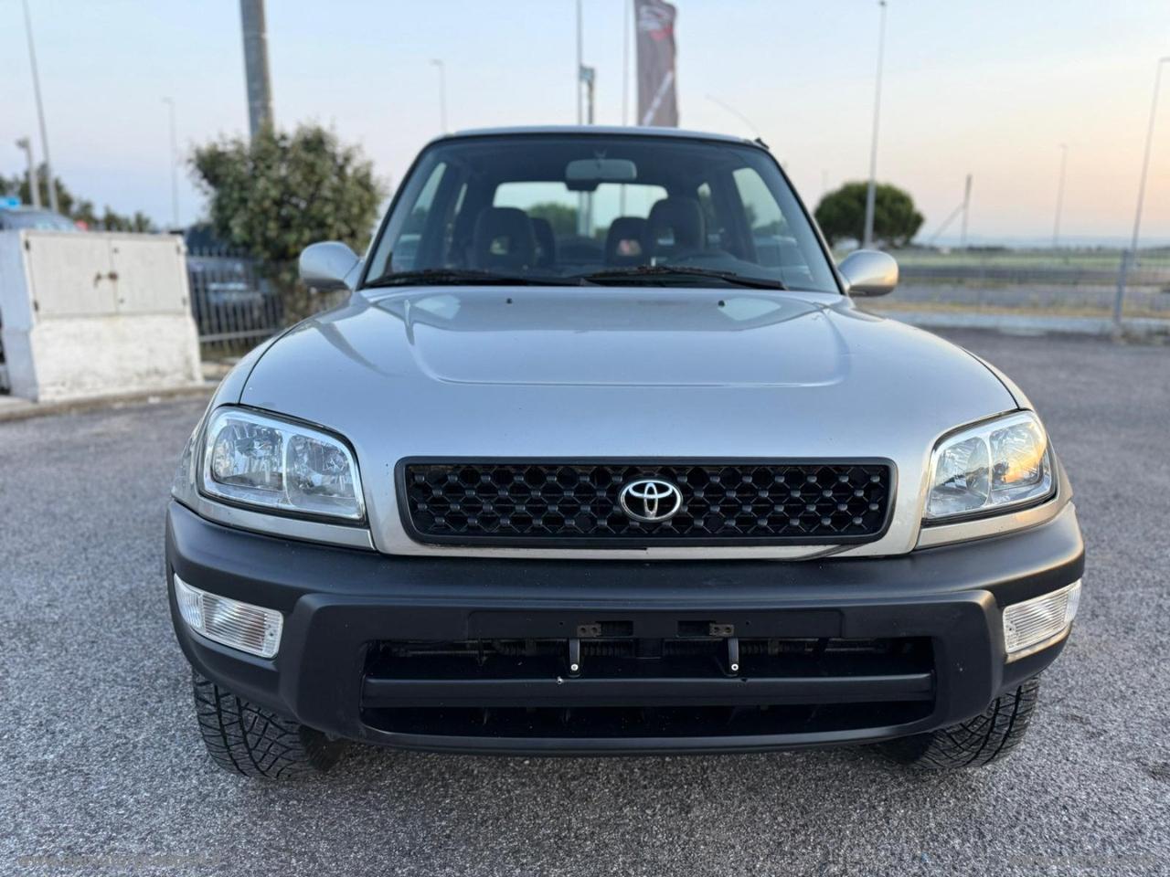 TOYOTA RAV4 2.0 3p. Fun