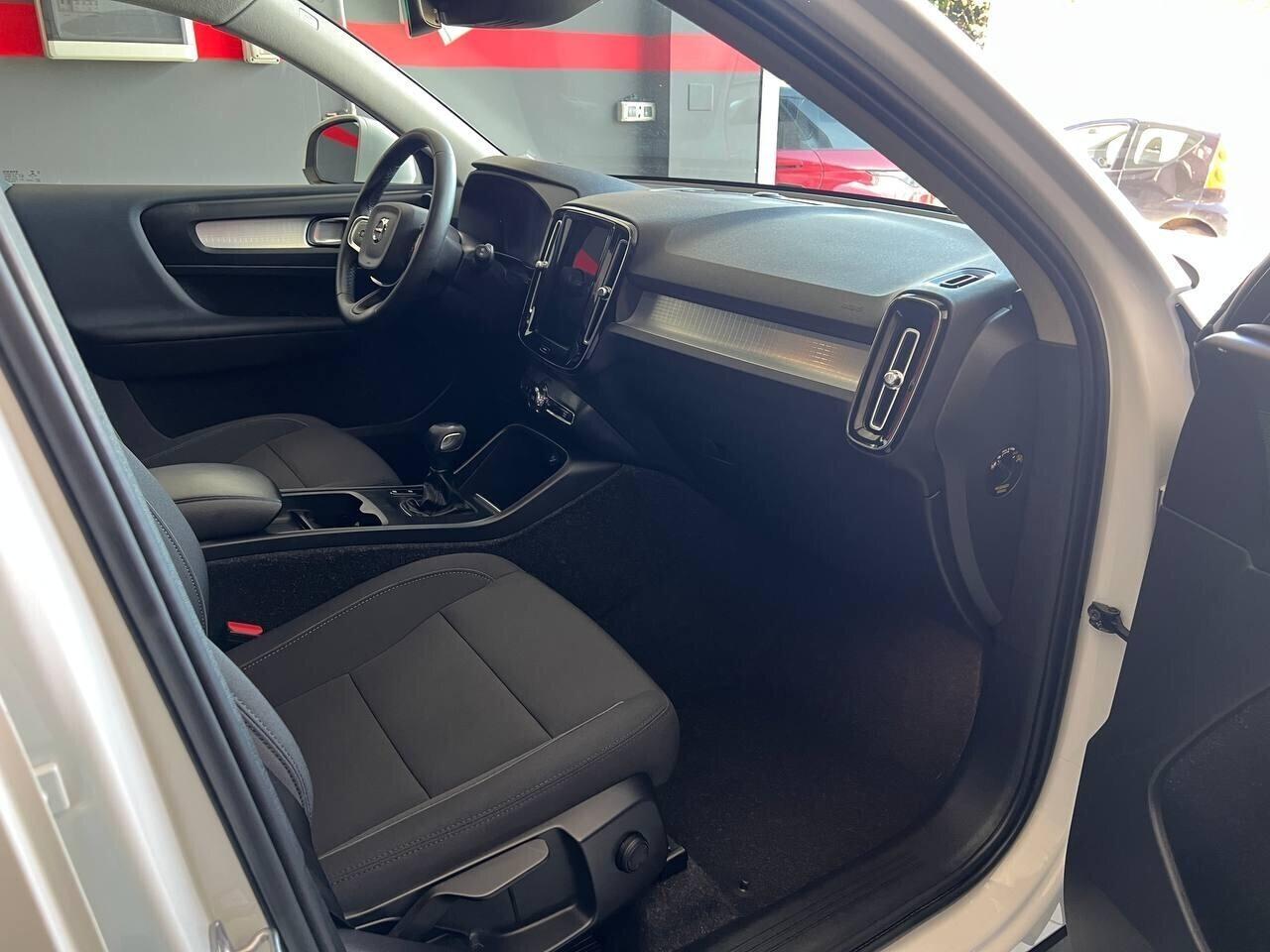 Volvo XC40 T2 Momentum Core