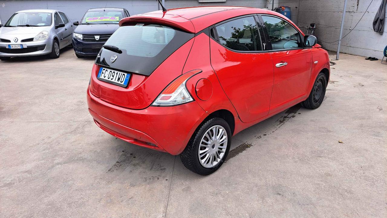 Lancia Ypsilon 1.3 MJT 16V 95 CV S&S Silver