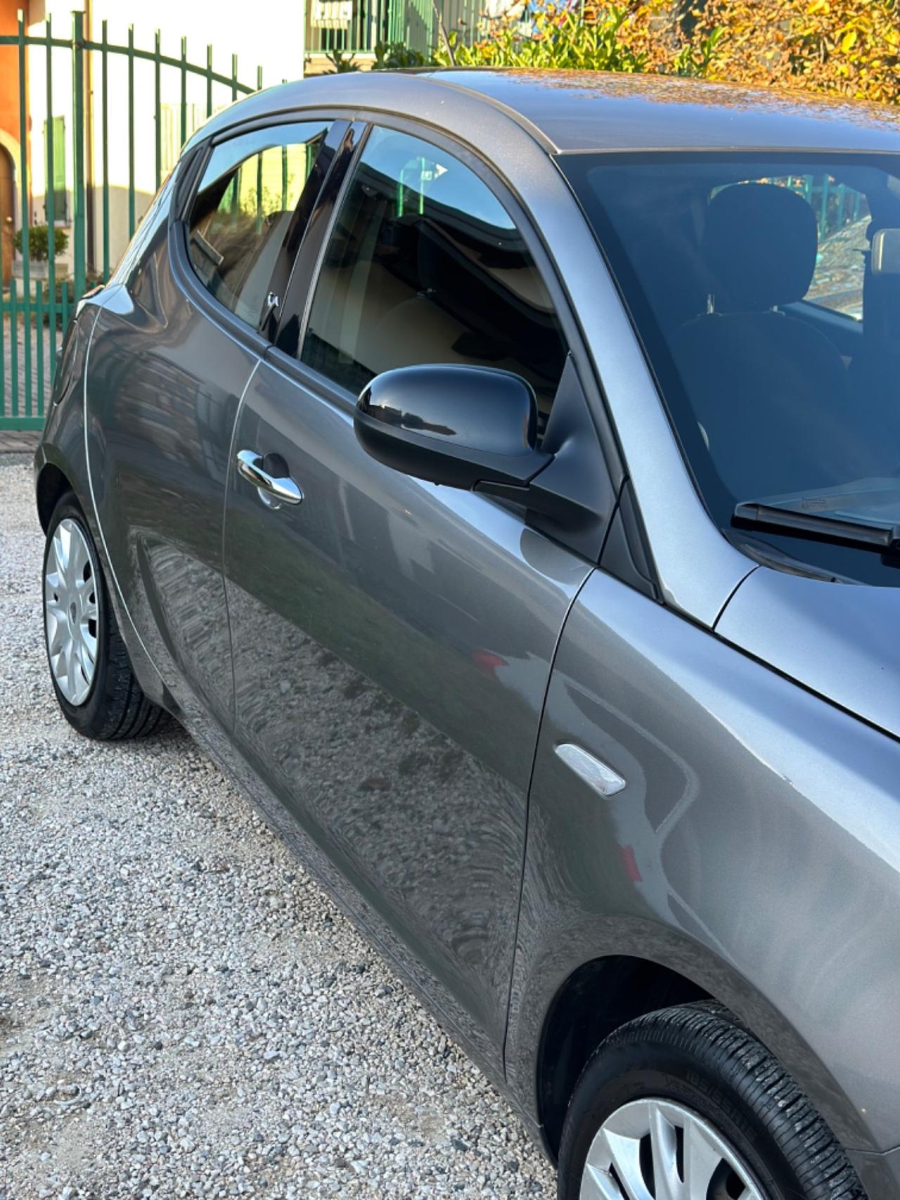 Lancia YPSILON 1.2 69 CV 5P SILVER KMCERT GARANZ UNICOPR