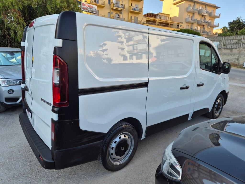 Renault Trafic 1.6 dci 120cv 3 posti L1 H1