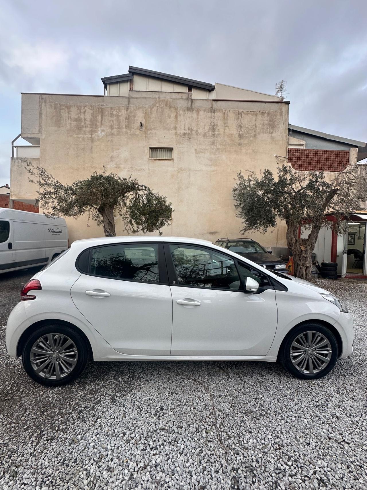 Peugeot 208 BlueHDi 75 5 porte Active