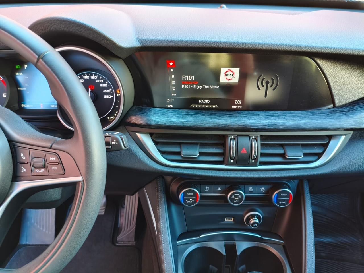 Alfa Romeo Stelvio 2.2 Turbodiesel 160 CV AT8 RWD Sport-Tech