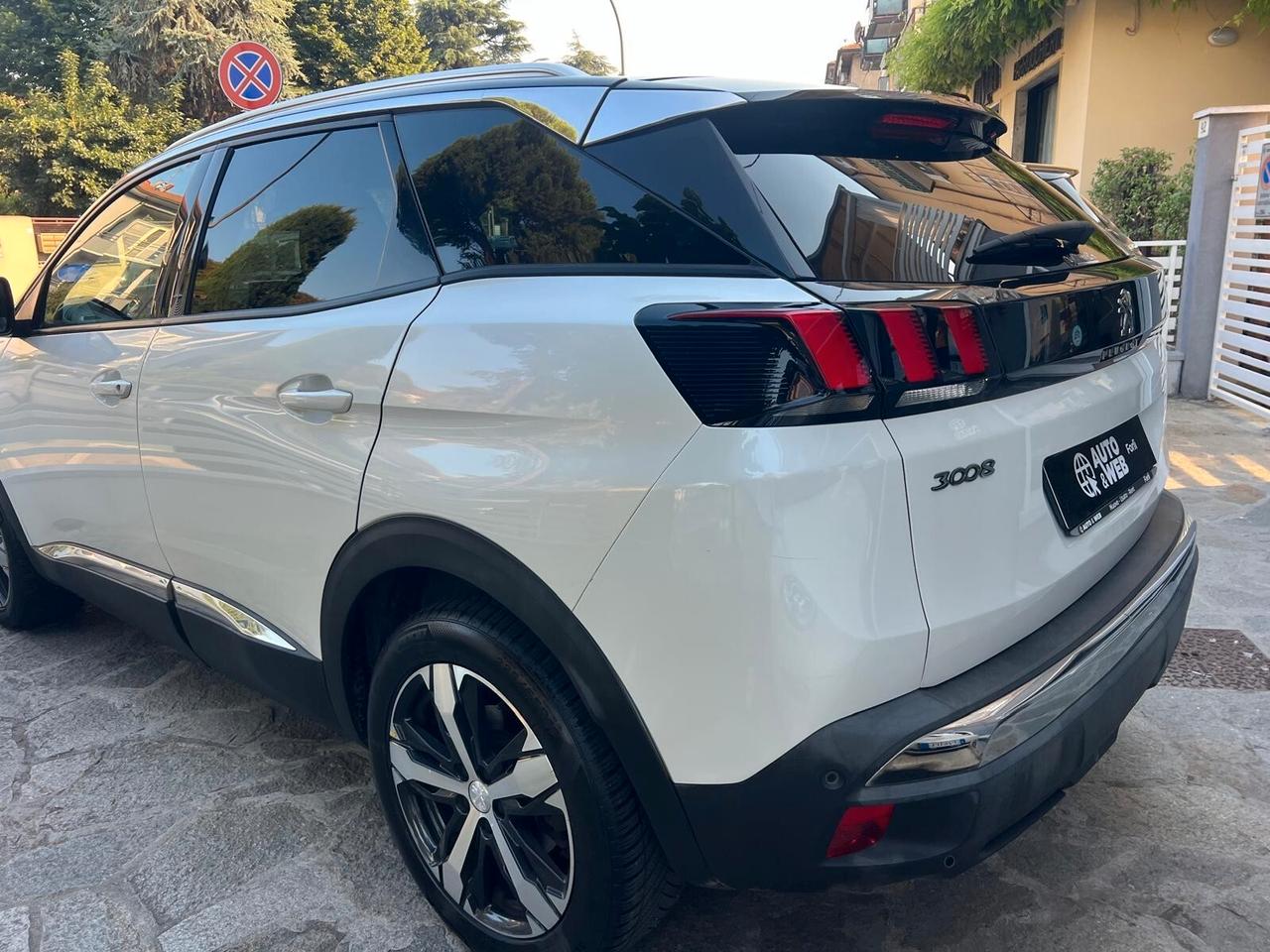 PEUGEOT 3008 BlueHDi 130 S&S CROSSWAY NEO PATENTATI