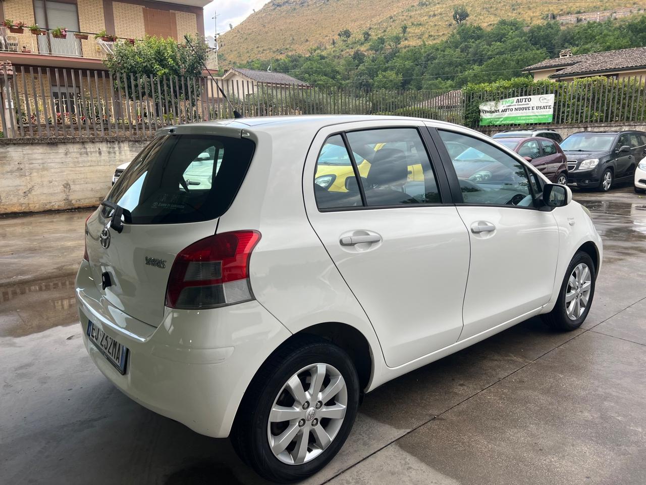 Toyota Yaris 1.0 5 porte