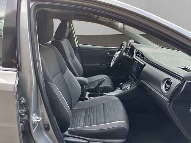 Toyota Auris 1.8 Hybrid Cool