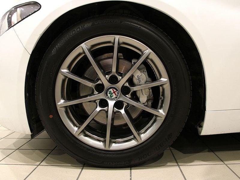 Alfa Romeo Giulia 2.2 Turbo MT6 180CV Business Sport