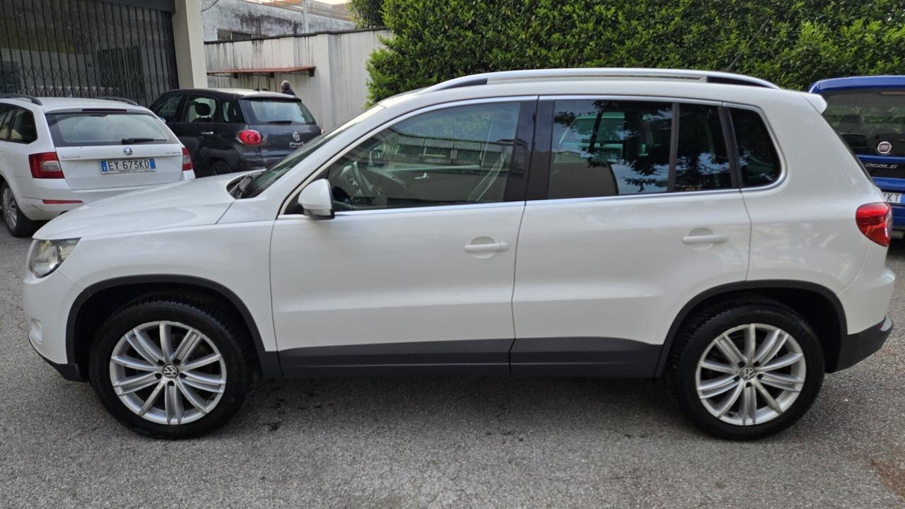 Volkswagen Tiguan 2.0 TDI DPF 4MOTION DSG Sport &