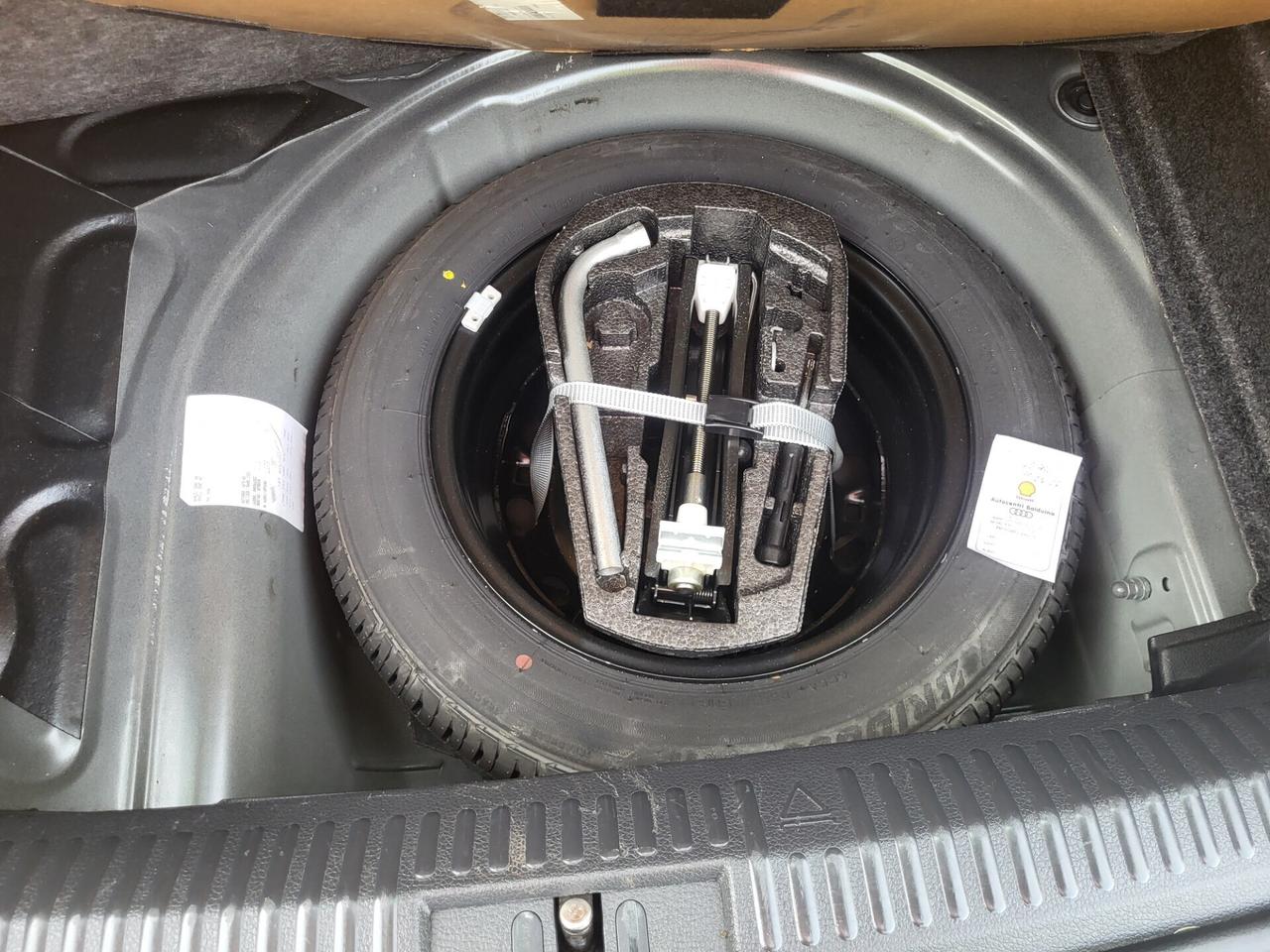 VOLKSWAGEN POLO 1,4 TDI-EURO 6B-FOTO 3 REVISIONI