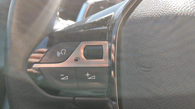 Peugeot 2008 BlueHDi 130 S&S EAT8 Allure Pack