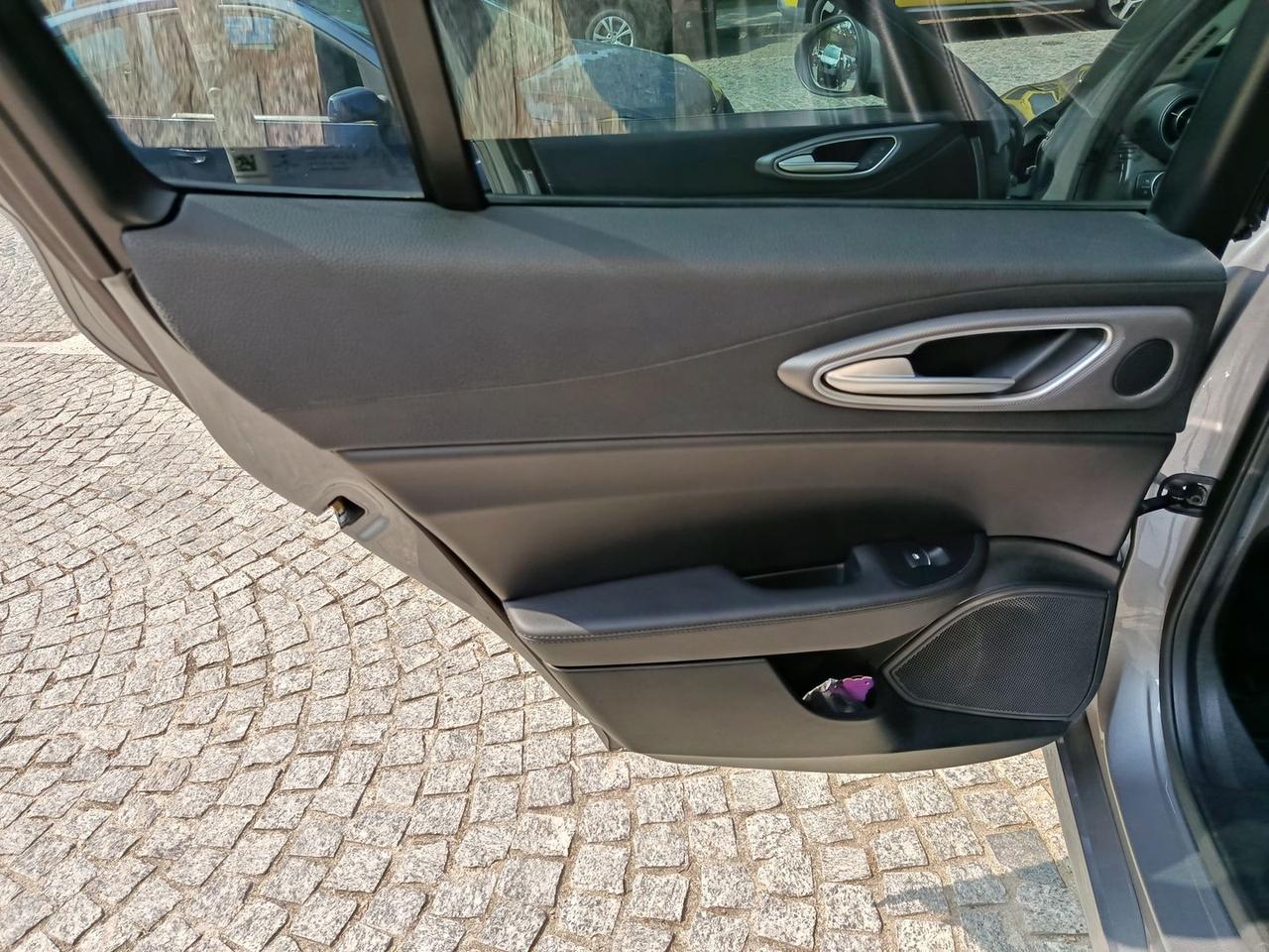 Alfa Romeo Giulia Veloce 2.0 Turbo #10509