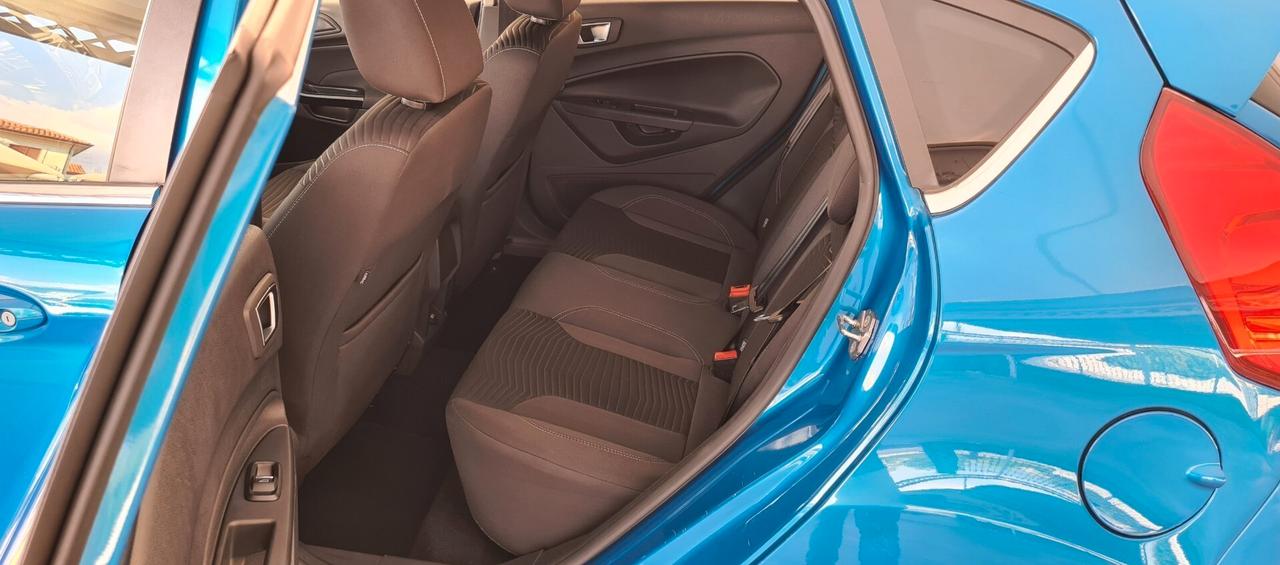 Ford Fiesta 1.4 BenzGPL Titanium