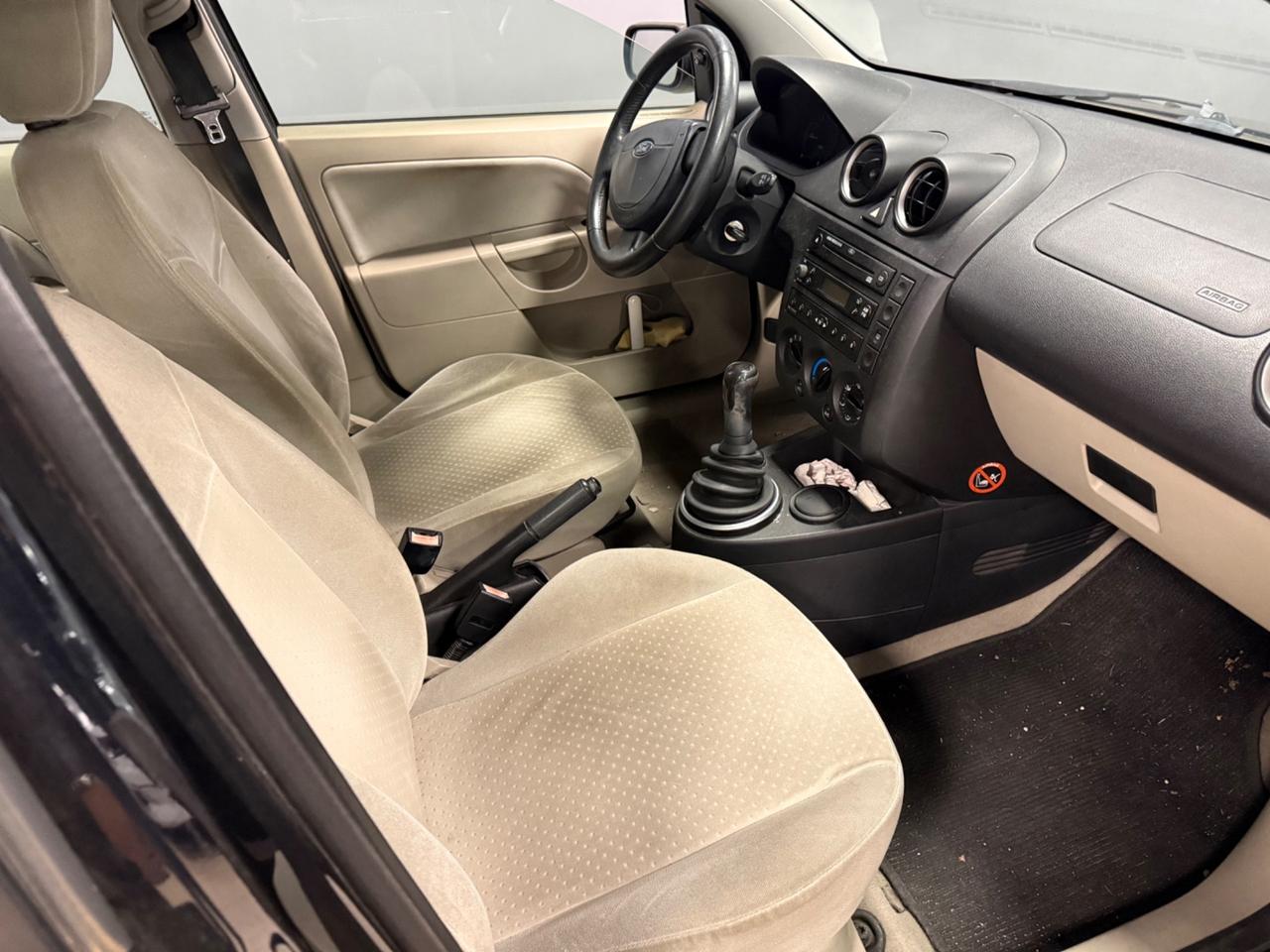 Ford Fiesta 1.4 16V 5p. Ghia