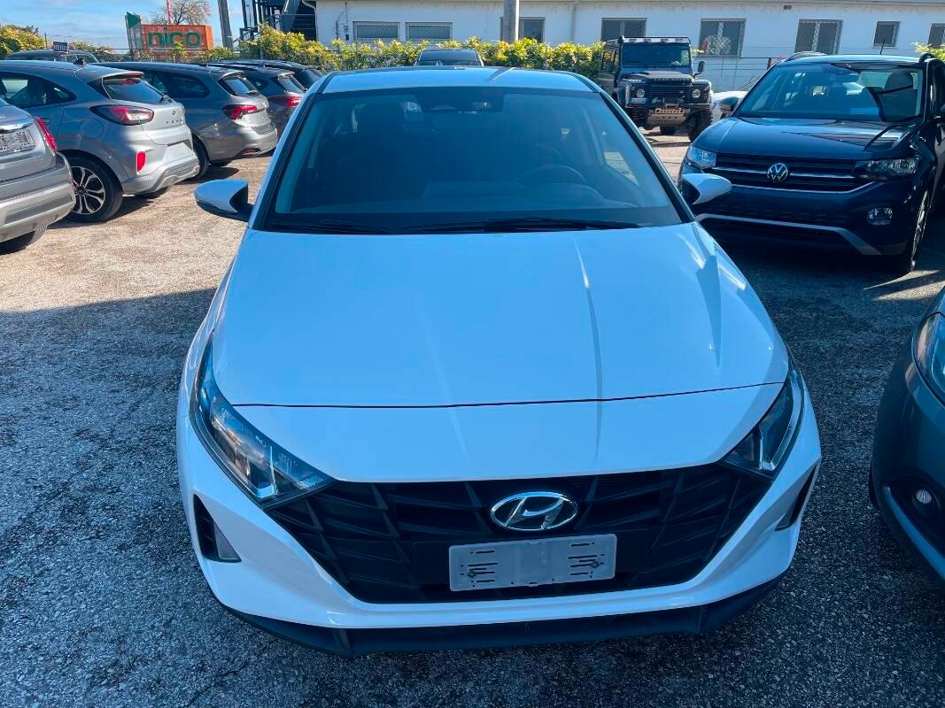 Hyundai i20 1.2 mpi Connectline Retrocamera LED