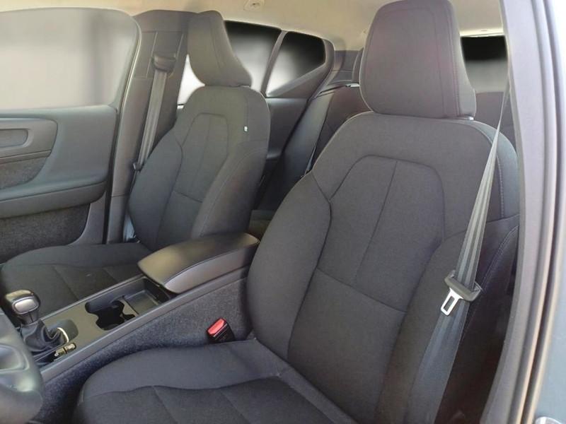VOLVO XC40 T2 ESSENTIAL SUV