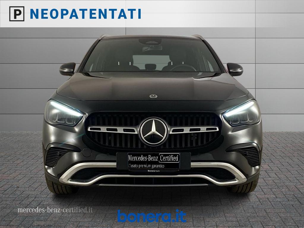 Mercedes GLA 180 180 D Progressive Advanced Plus 8G-DCT
