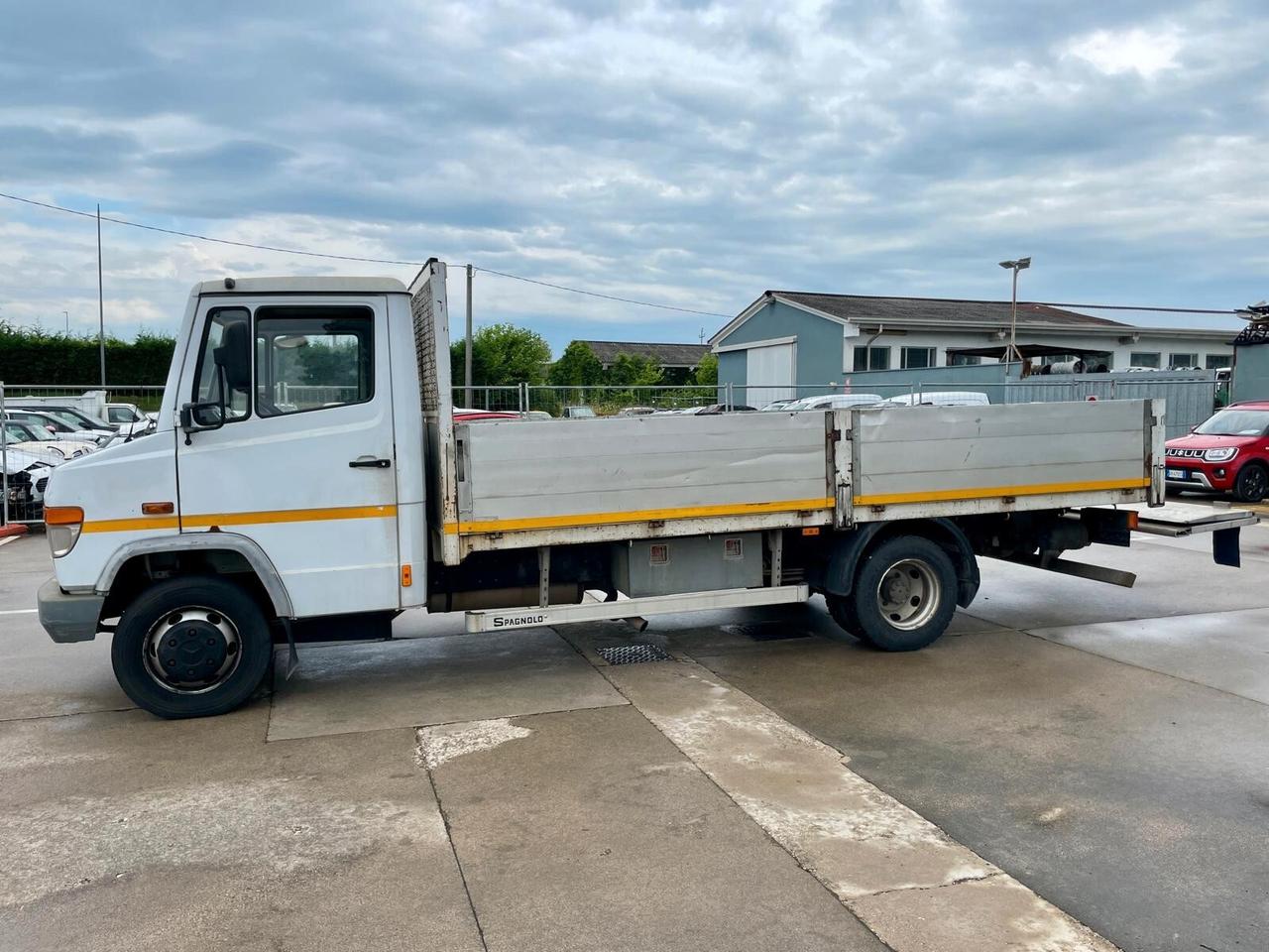 Mercedes Benz VARIO 815D