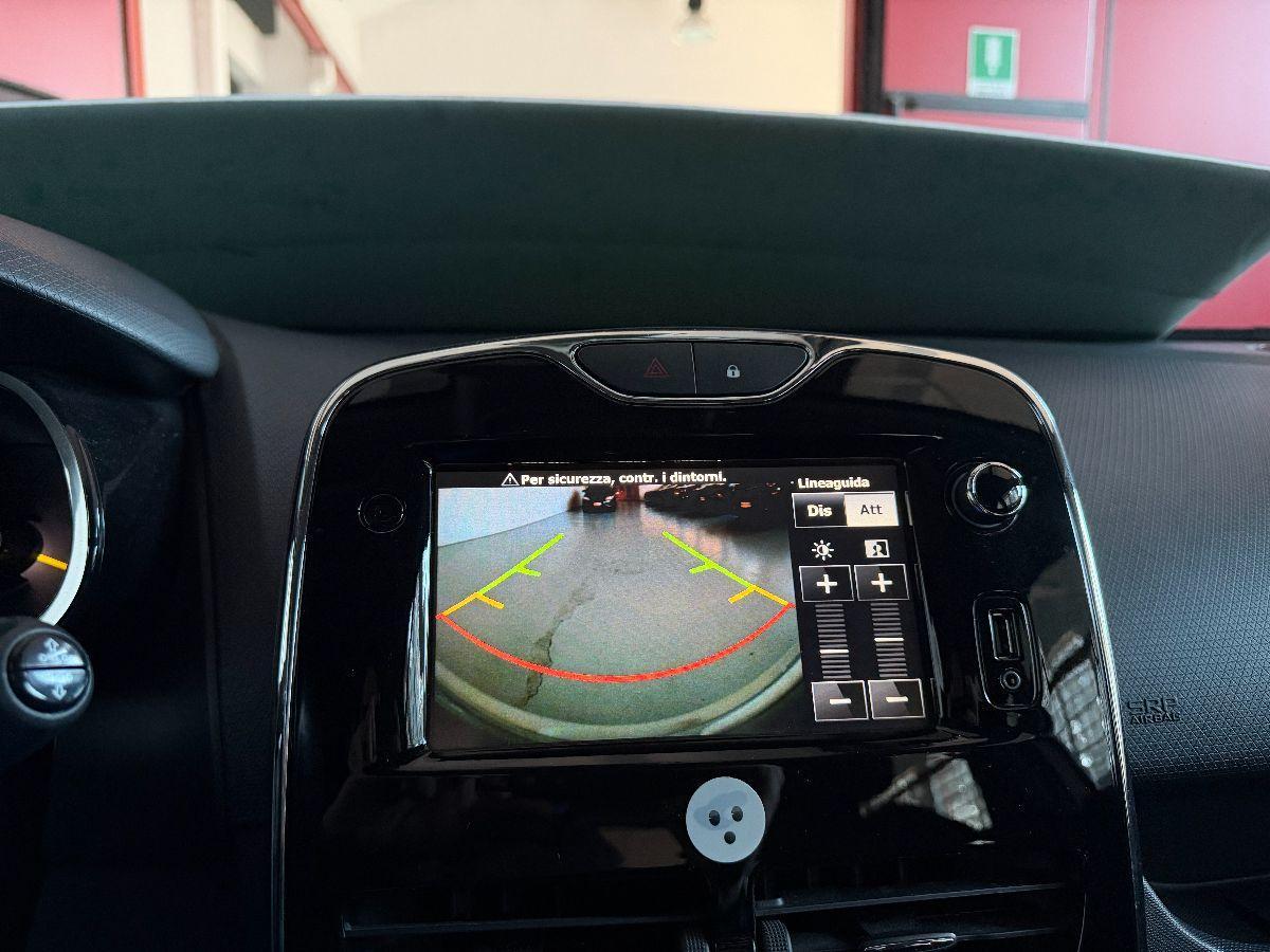 RENAULT - Clio - 1.2 75 CV 5p. Costume National