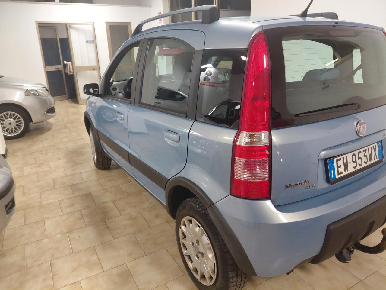 FIAT PANDA ANNO 2007 BZ 1.2 ATRAZIONE 4X4 ADATTA NEOPATENTATI KM 132 MILA