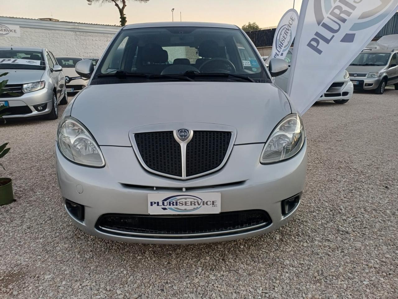 Lancia Ypsilon 1.2 benzina UNICA - 2011