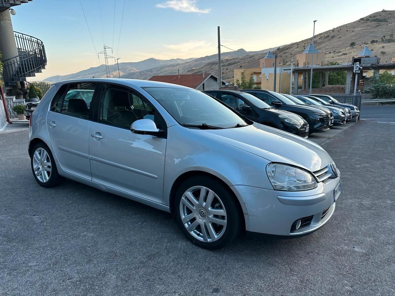 Volkswagen Golf 2.0 16V TDI 5p. Sportline
