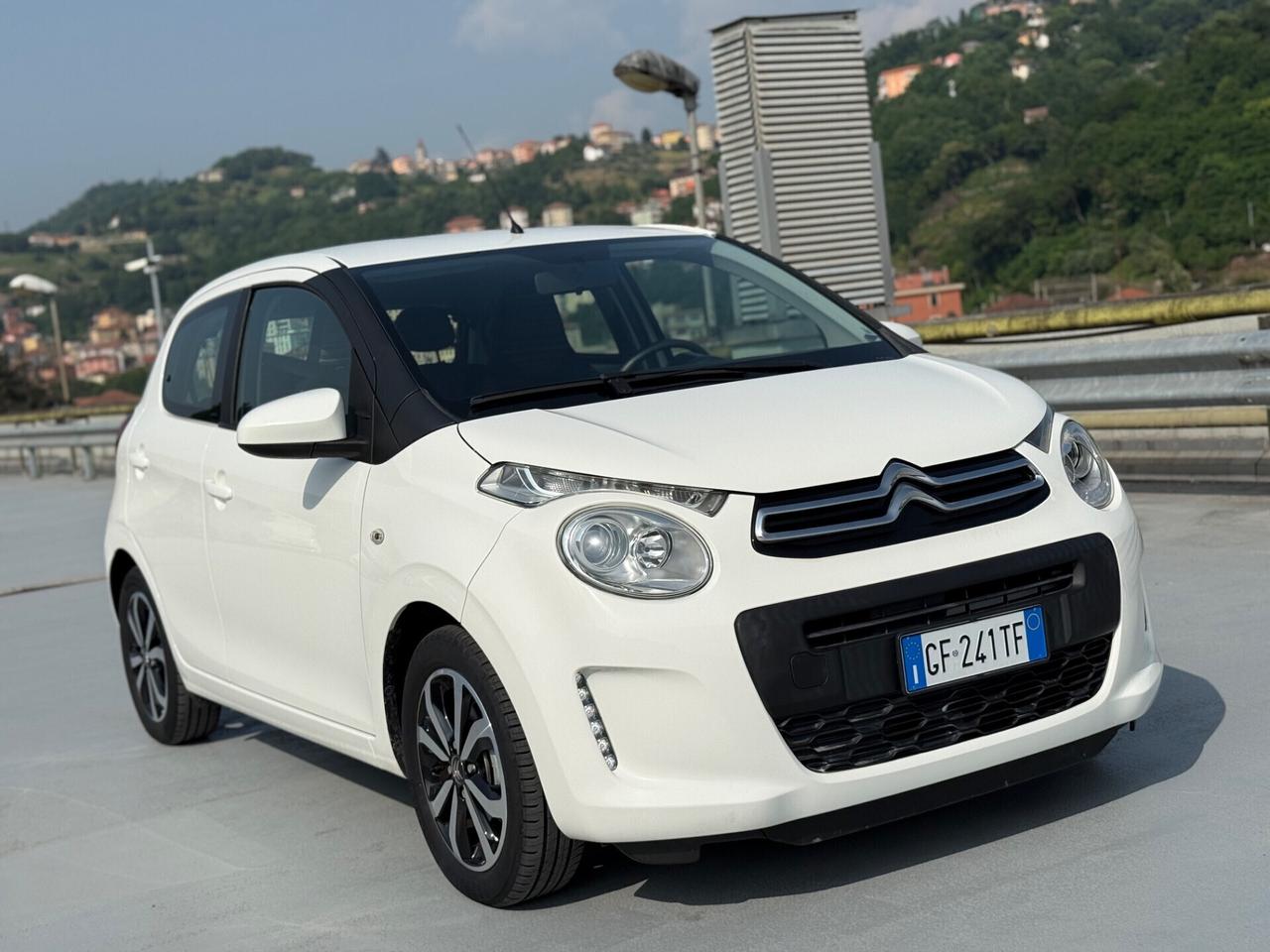 Citroen C1 VTi 72 CV 5 porte pari al nuovo km 0