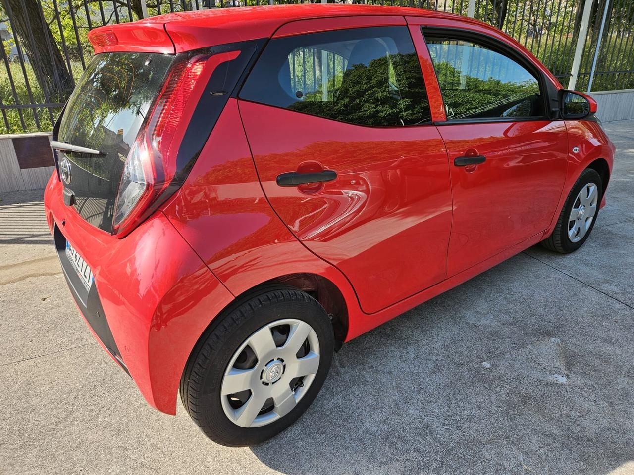 Toyota Aygo Connect 1.0 VVT-i 72 CV 5 porte x-play