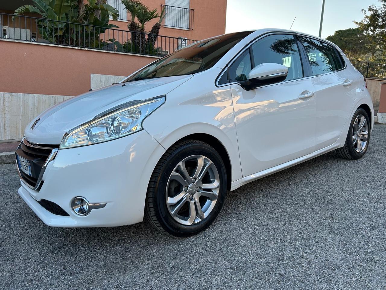 Peugeot 208 1.2 VTi allure ideale per neopatentati