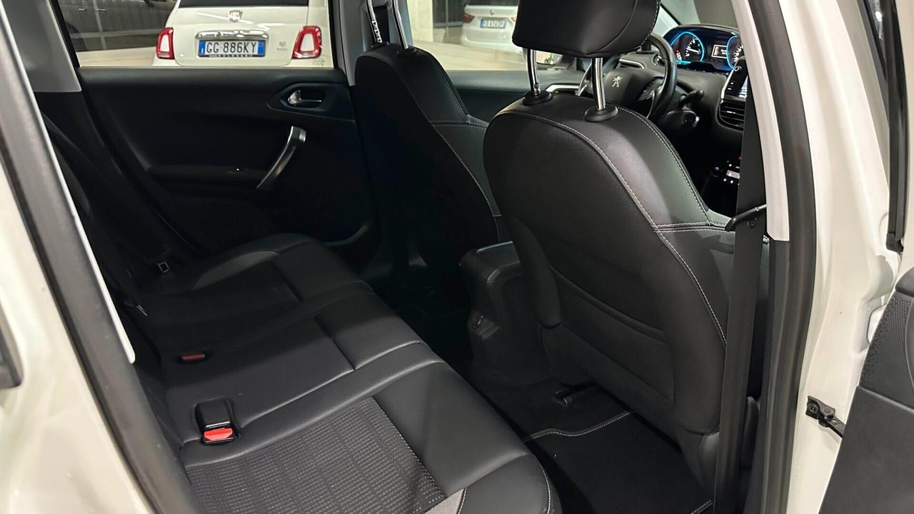 Peugeot 2008 BlueHDi Allure"Bianco effetto perla"