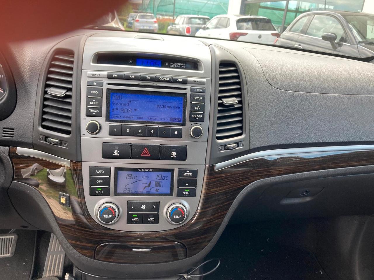 Hyundai Santa Fe 2.2 CRDi VGT 4WD AUTOM 7 POSTI