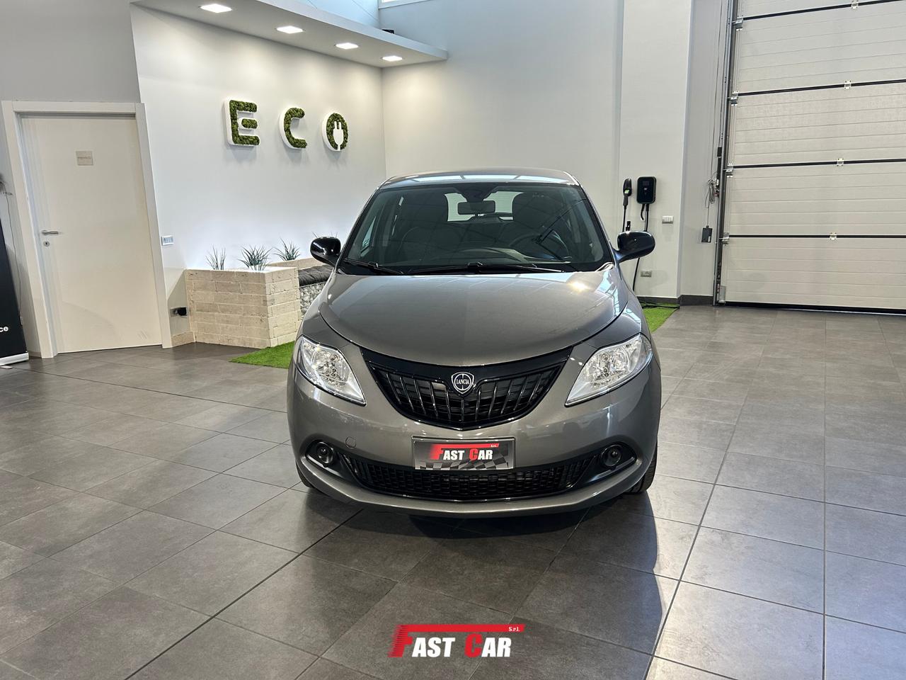 Lancia Ypsilon 1.0 FireFly 5 porte S&S Hybrid Silver