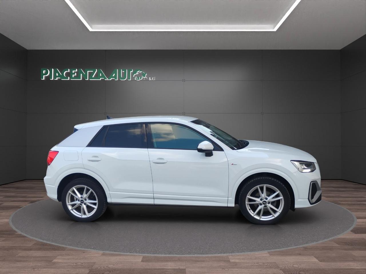 Audi Q2 35 1.5 tfsi S LINE..GANCIO TRAINO.TELECAMERA