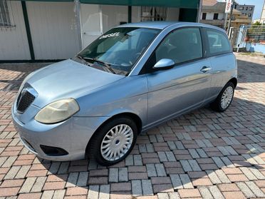 Lancia Ypsilon 1.3 MJT 75 CV Oro