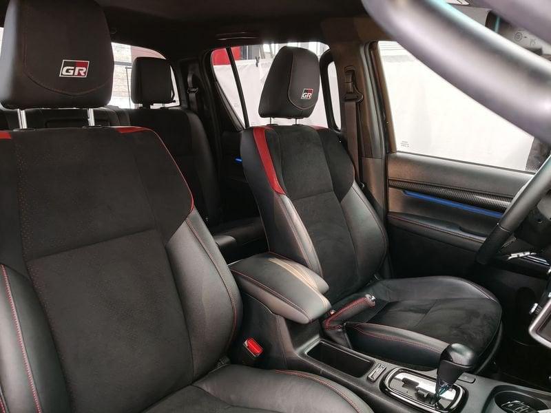 Toyota Hilux Hilux 2.8 D-4D A/T 4WD 4 porte Double Cab GR SPORT