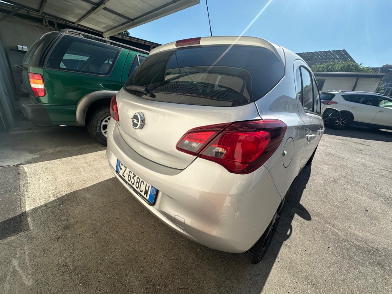 Opel Corsa 1.2 5 porte Black Edition - AUTONAVIGLI