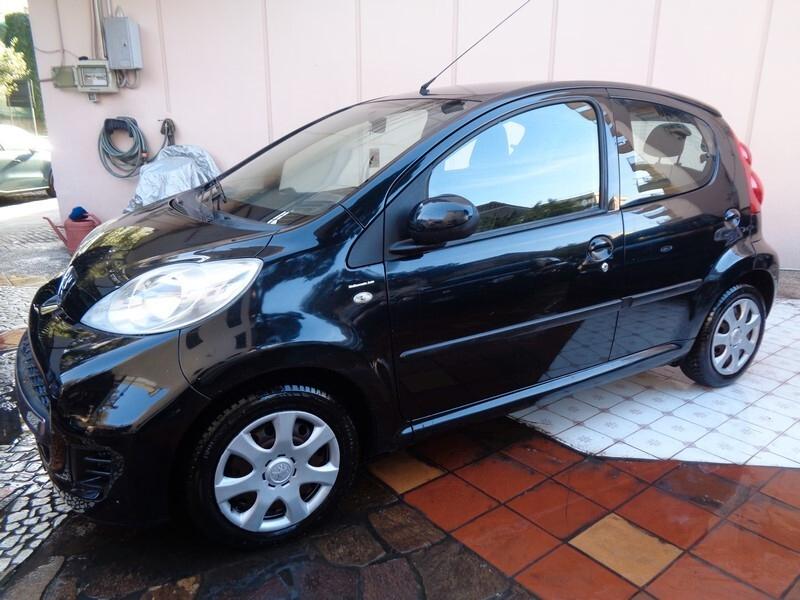 Peugeot 107 1.0 68CV 5p. Sweet Years