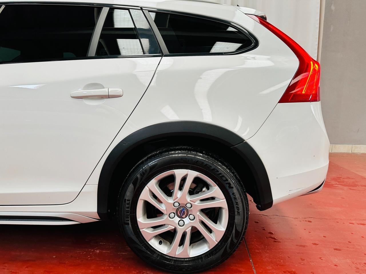 Volvo V60 Cross Country D3 Geartronic Pro MY18