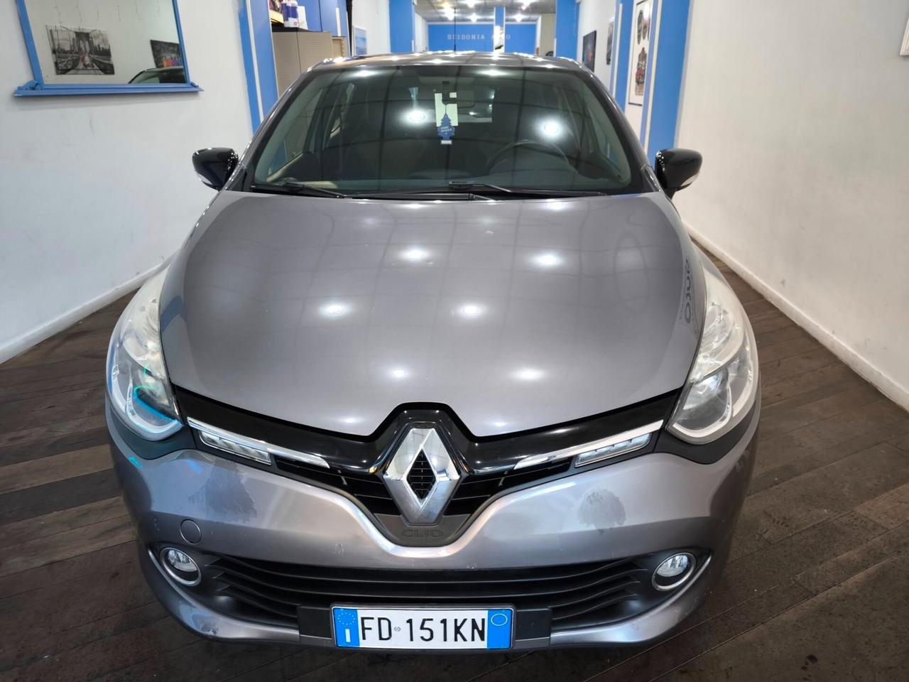 Renault Clio 1.2 75 CV 5 porte Duel