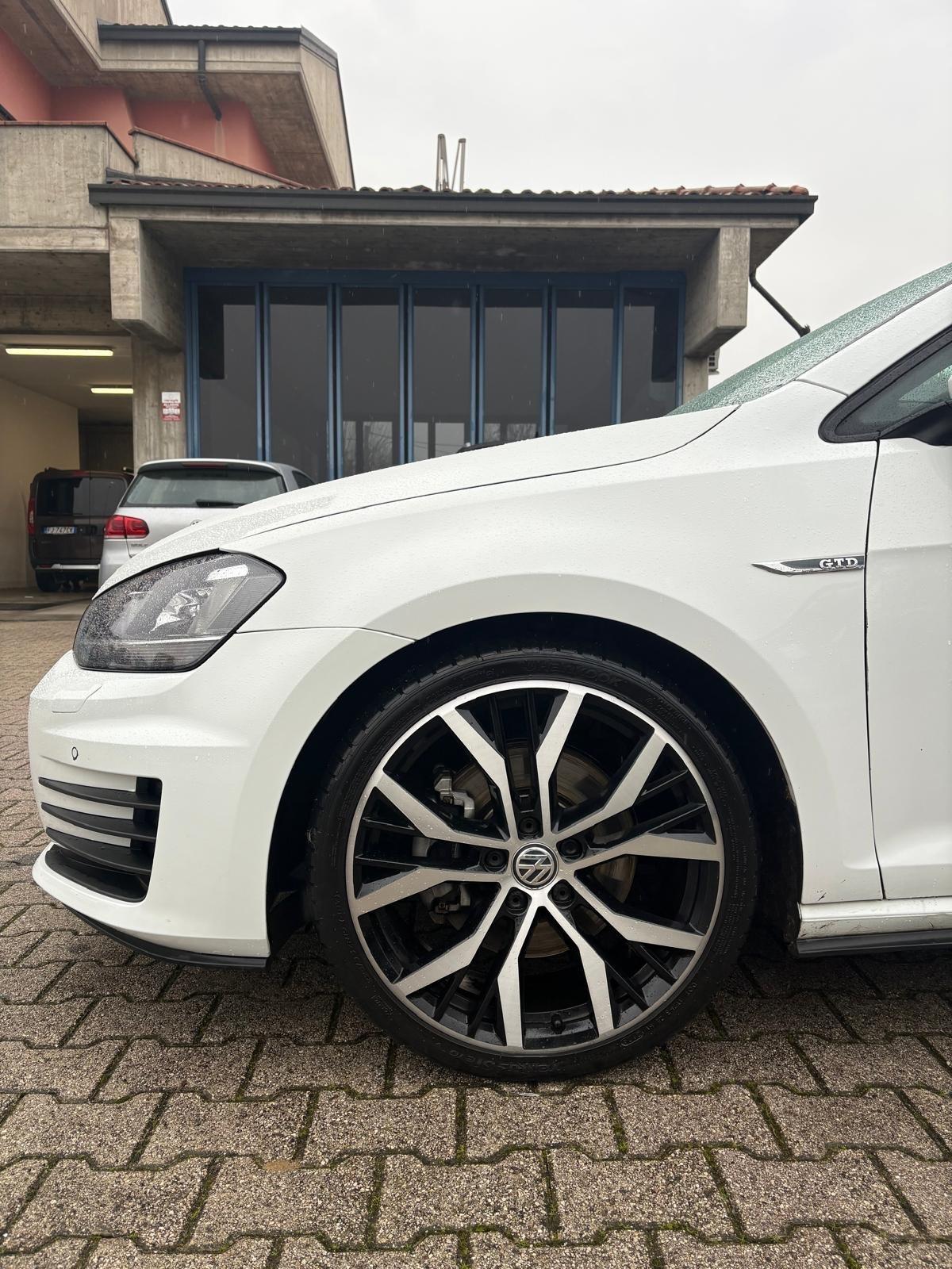 Volkswagen Golf GTD 2.0 TDI DSG 5p. BlueMotion Technology