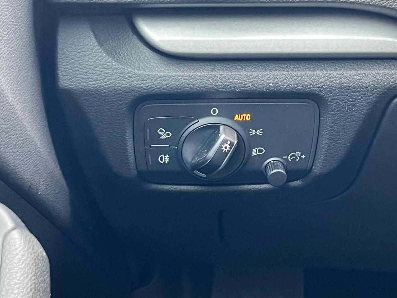 Audi A3 Business Line 1.6 30 TDI #4241