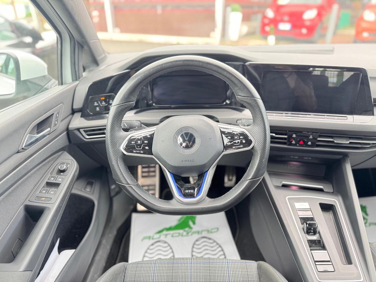 VOLKSWAGEN Golf GTE 245cv Finanziabile