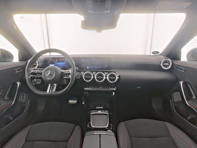 MERCEDES-BENZ CLA 200 Automatic Shooting Brake AMG Line Premium