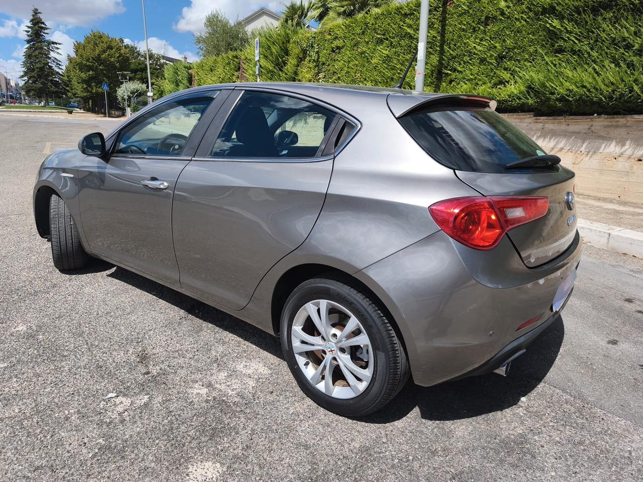 Alfa Romeo Giulietta 1.6 JTDm-2 105 CV Exclusive