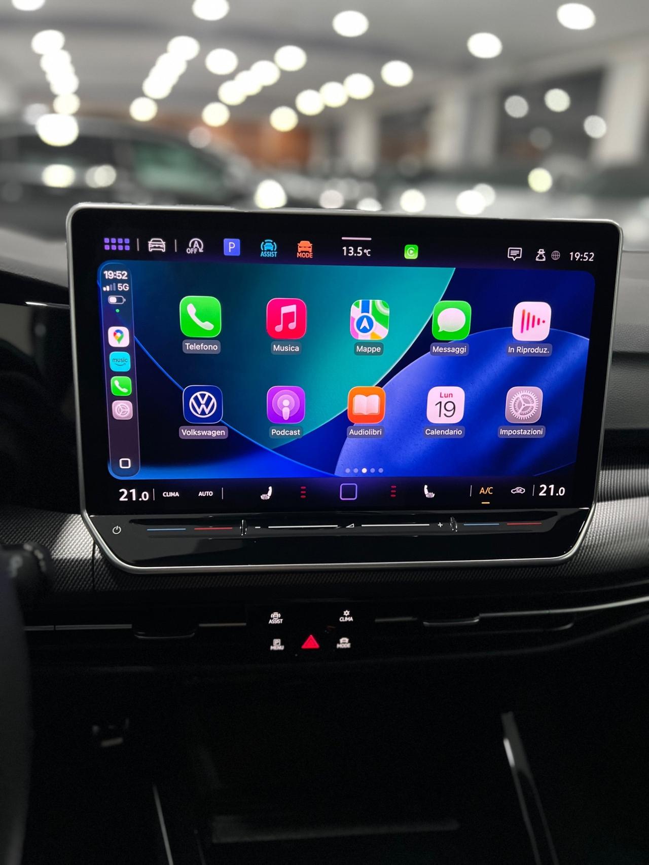 VOLKSWAGEN GOLF 8.5 2.0 TDI DSG R-Line Plus 150 cv