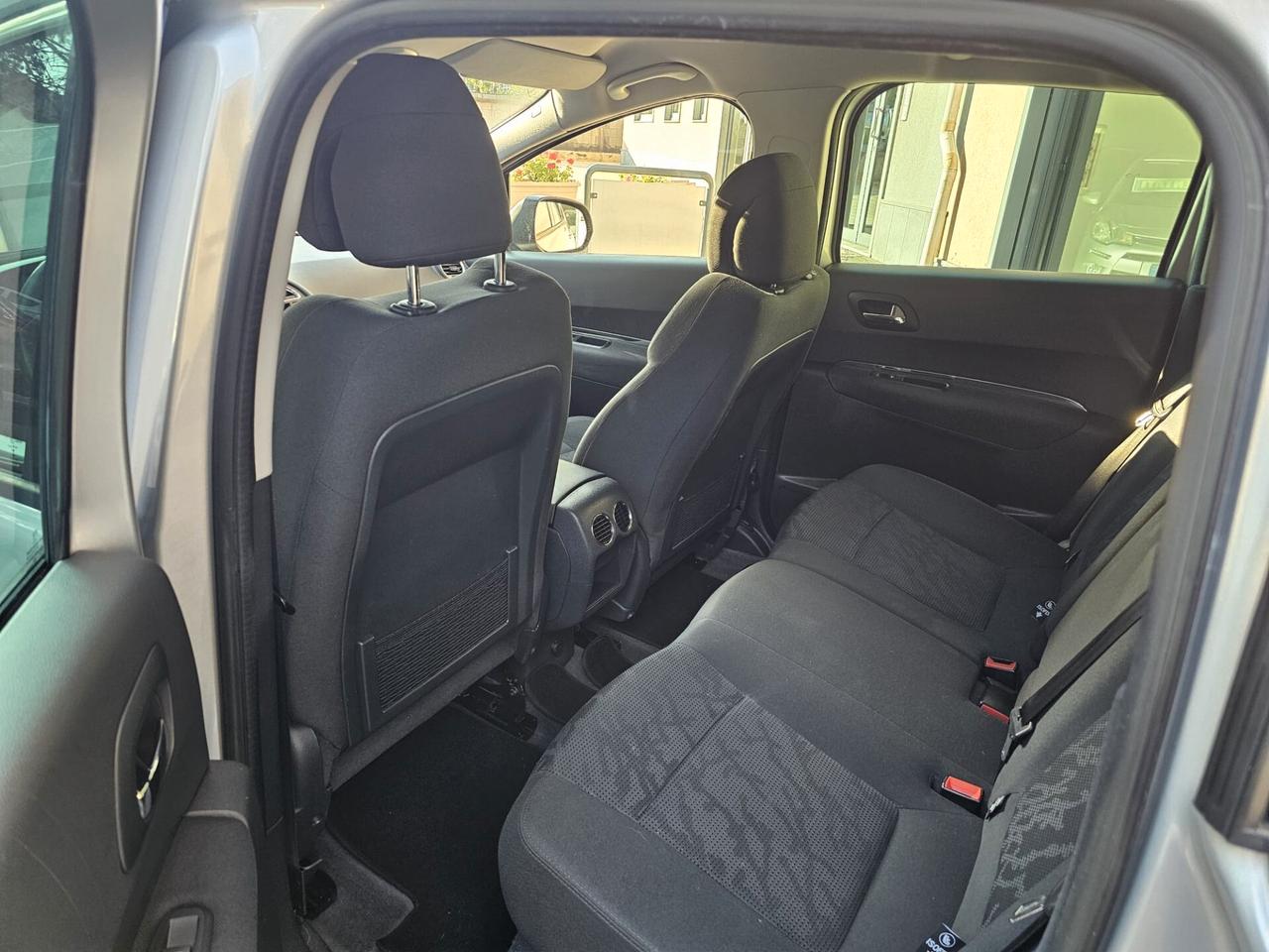 Peugeot 3008 1.6 HDi 115CV Active